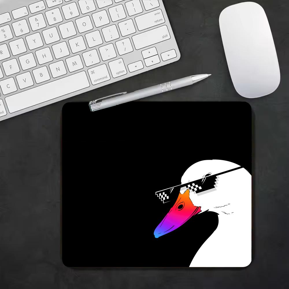 Mouse Pad Pequeno com Estampa  - Desk Setup Background avaliação e preço